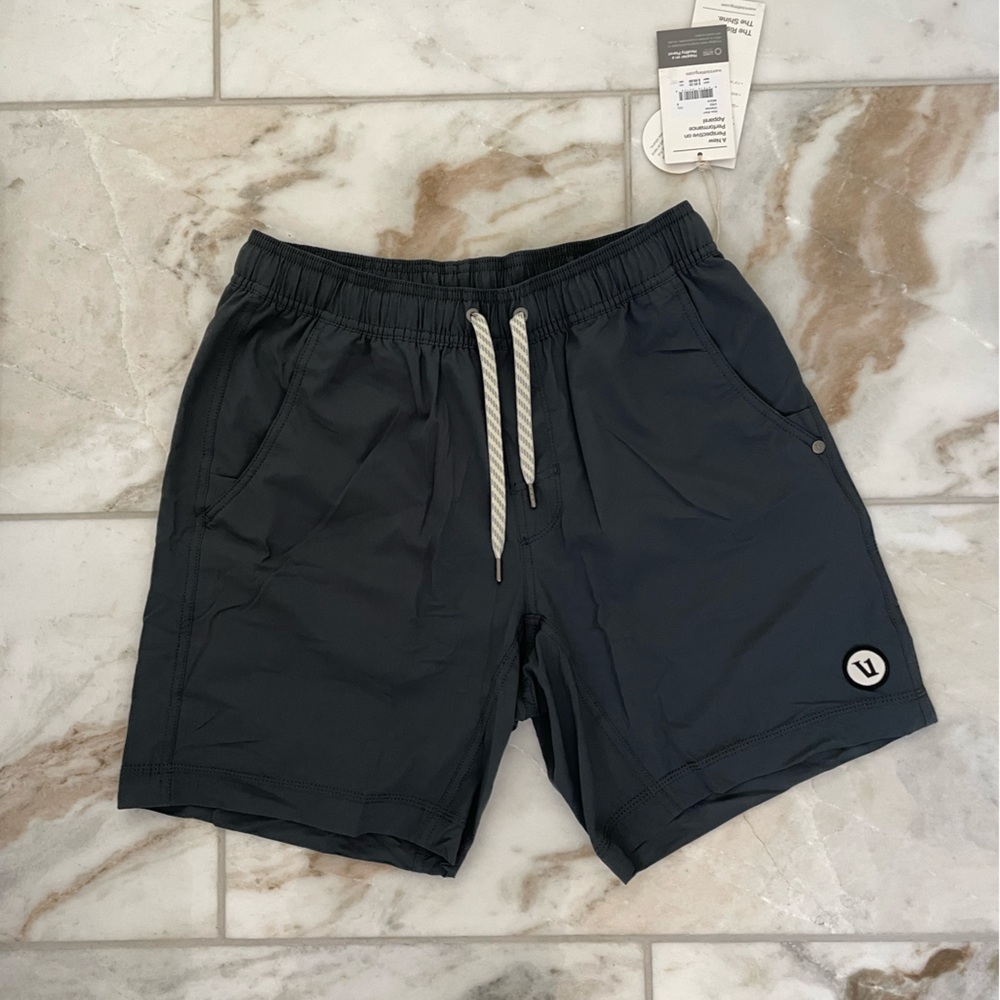 NWT Vuori Kore Short 7.5” inseam. Small. charcoal gray. Lined